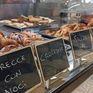 https://la-jacaranda.sicilyhotelsitaly.net