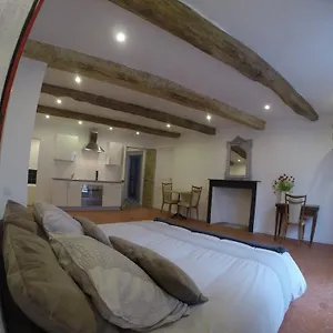 https://maison-carles-bnb.fr-provencehotel.com