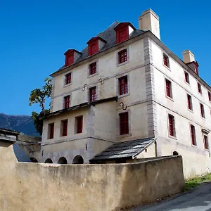 https://le-pavillon-des-officiers.fr-provencehotel.com