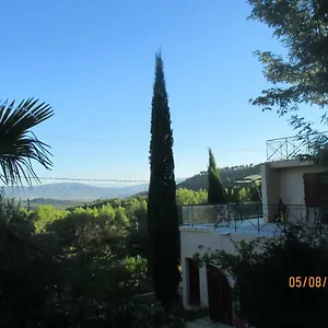 https://villa-boulou.fr-provencehotel.com